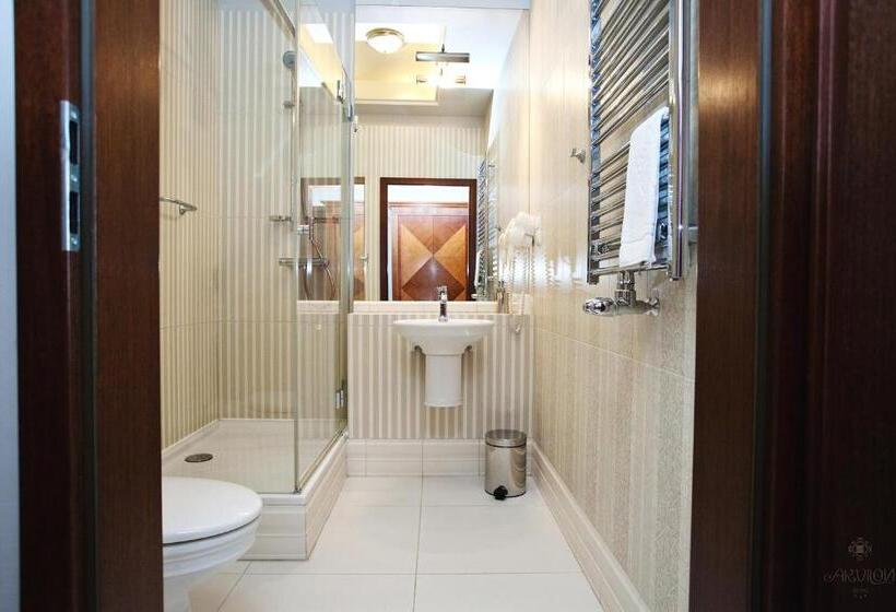 اتاق استاندارد یک نفره, Akvilon