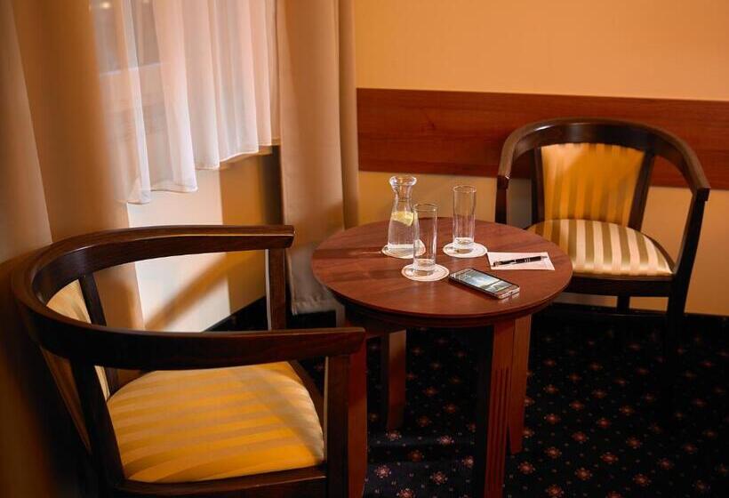 اتاق لوکس, Aura   Hotel & Restaurant & Sauna