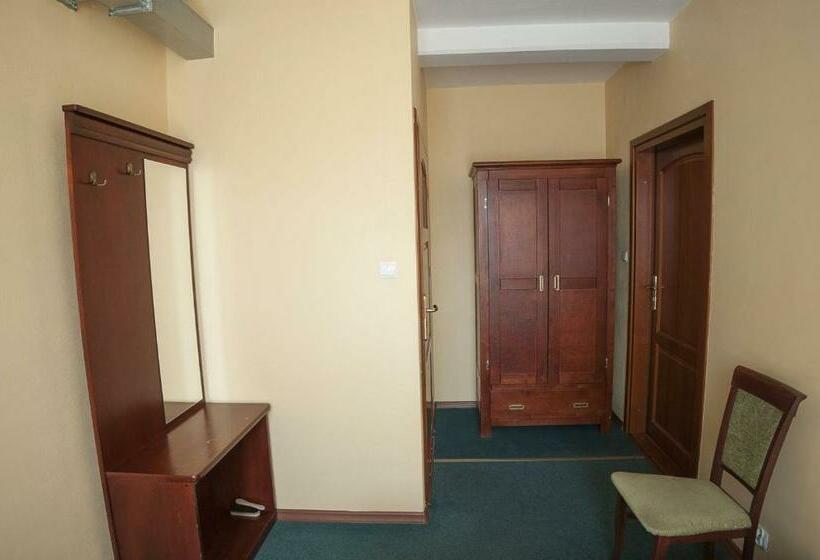 اتاق استاندارد, Restauracja Pod Parowozem