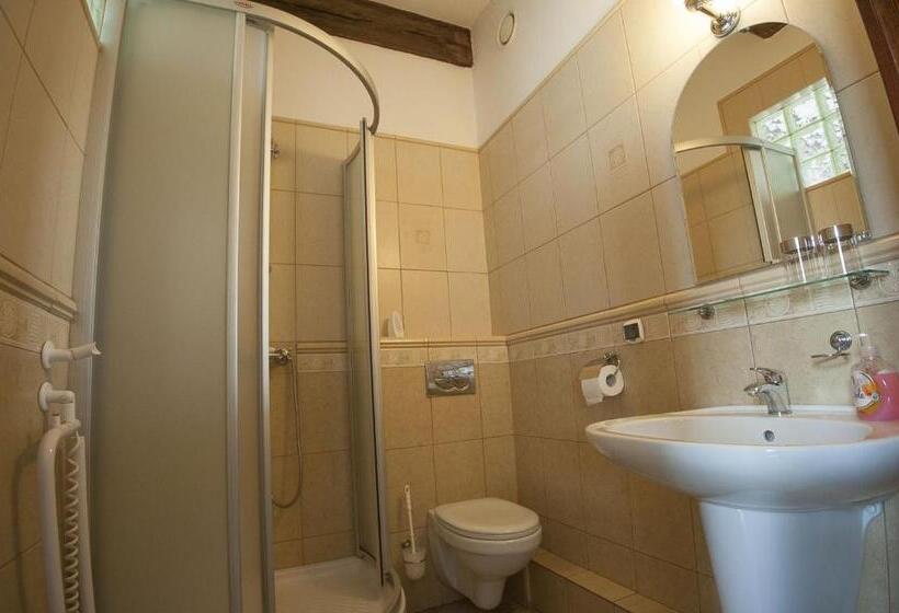 اتاق لوکس, Restauracja Pod Parowozem