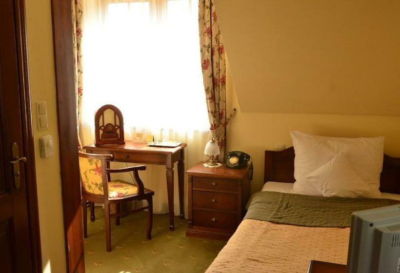 اتاق استاندارد یک نفره, Villa Bohema