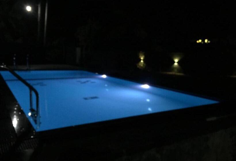 اتاق استاندارد, Relax Inn Hikkaduwa