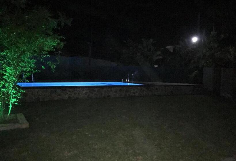 اتاق اکونومی, Relax Inn Hikkaduwa