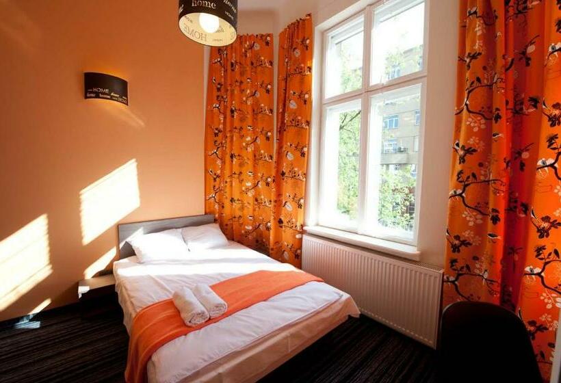 اتاق استاندارد, Planet Hostel