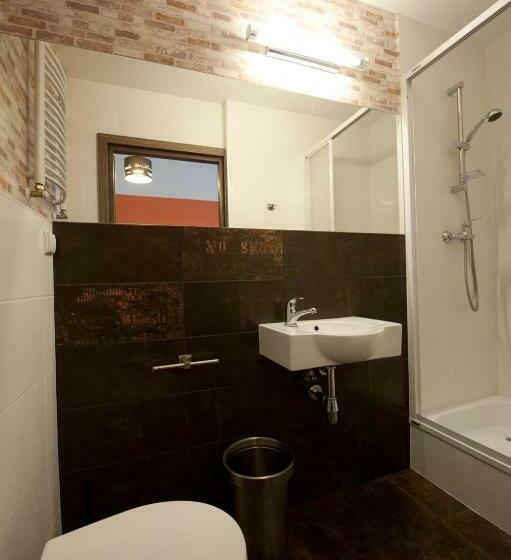 اتاق استاندارد, Planet Hostel