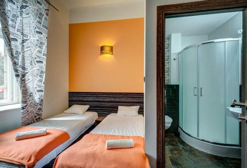اتاق استاندارد, Planet Hostel