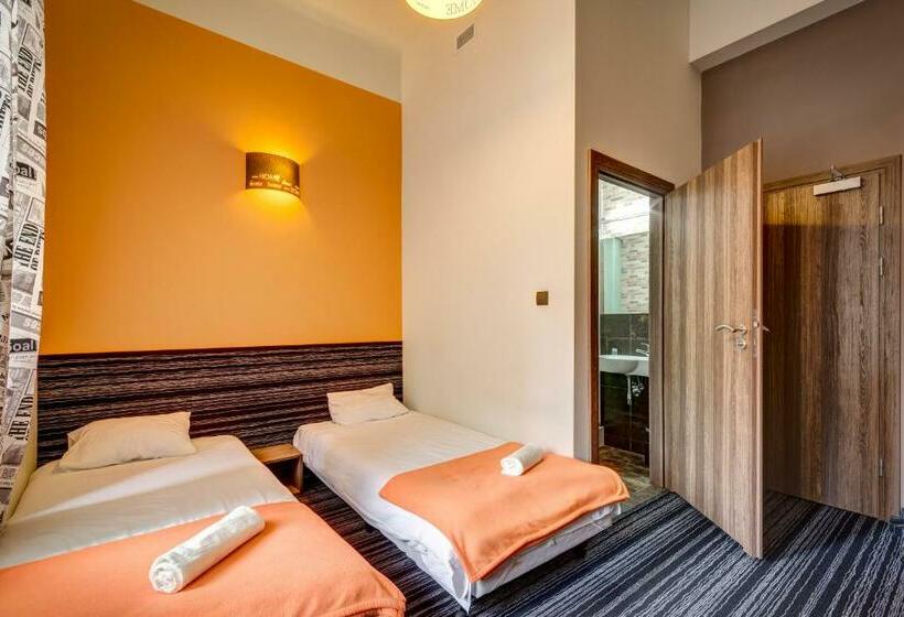 اتاق استاندارد, Planet Hostel
