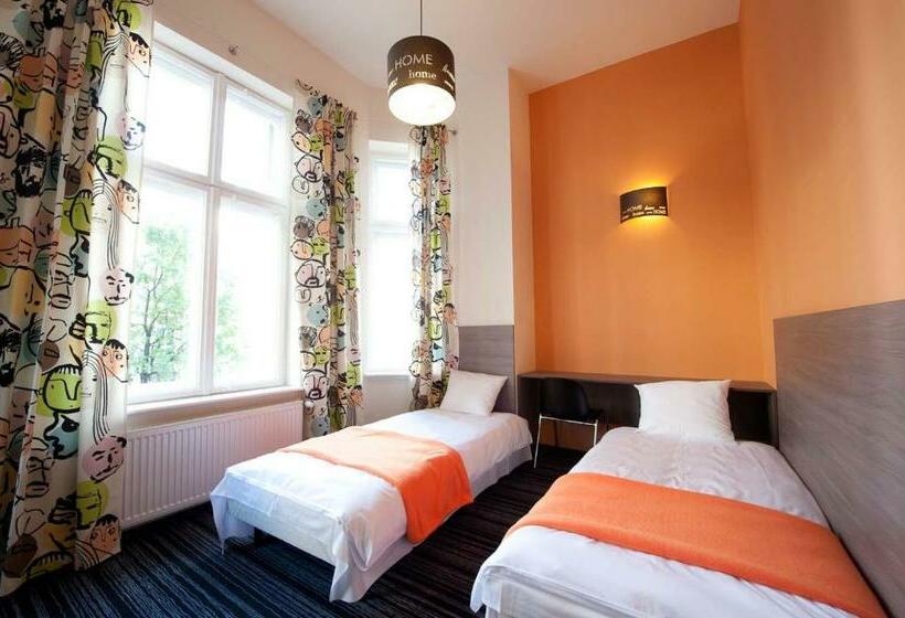 اتاق استاندارد, Planet Hostel
