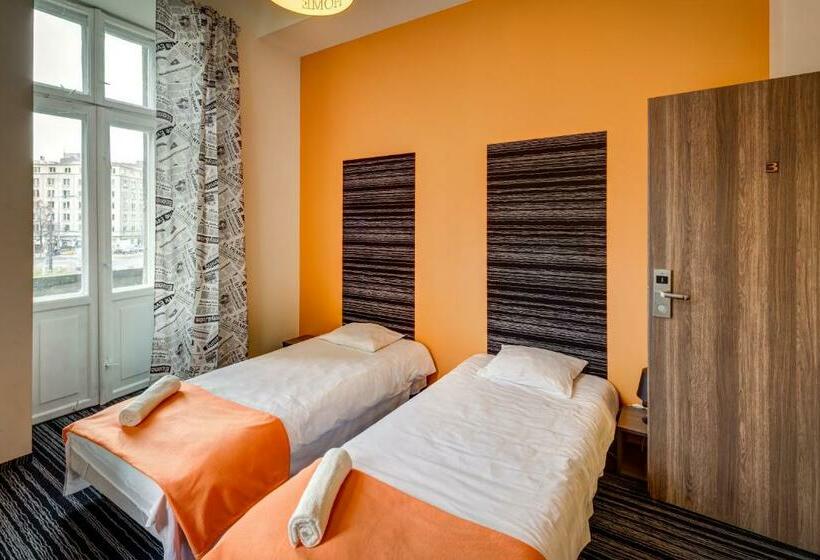 اتاق استاندارد با سرویس بهداشتی مشترک, Planet Hostel