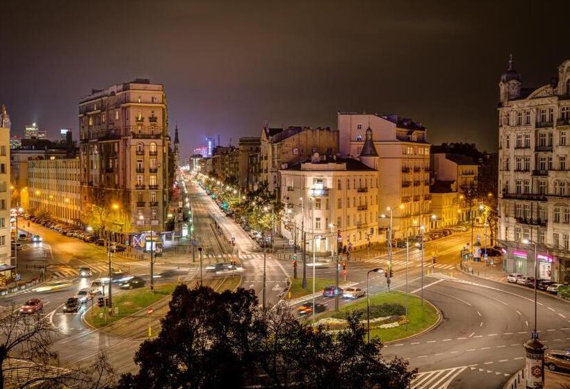 آپارتمان 1 خوابه, Planet Hostel