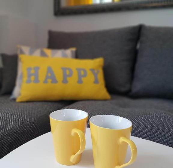 استودیوی استاندارد, Planet Hostel