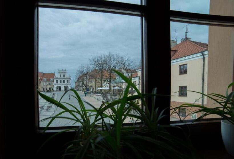 اتاق استاندارد با چشم‌انداز, Rynek 16