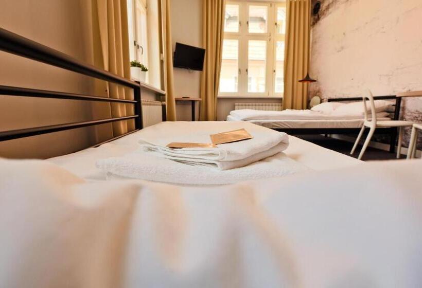 اتاق استاندارد سه تخته با سرویس بهداشتی مشترک, Sleep In Hostel & Apartments Stary Rynek