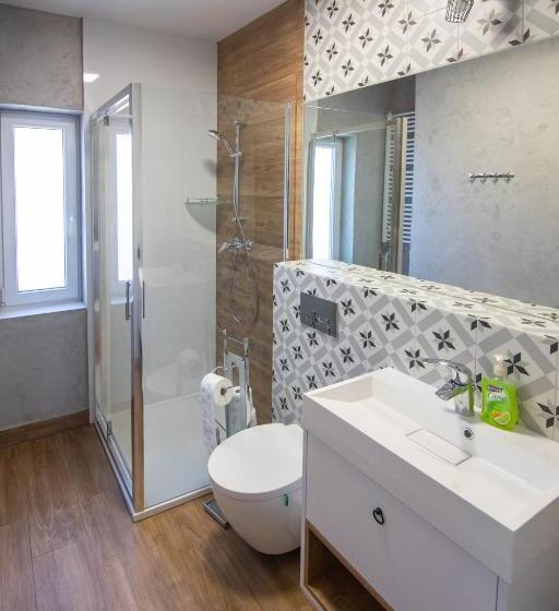 استودیوی استاندارد, 5 Wierchów Apartamenty