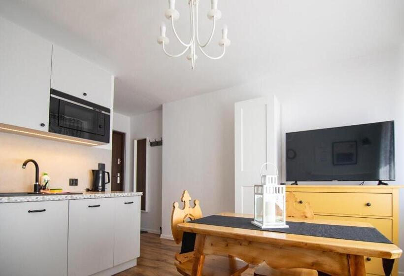 استودیوی استاندارد, 5 Wierchów Apartamenty