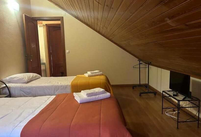 اتاق استاندارد سه تخته با سرویس بهداشتی مشترک, Alojamento Santa Catarina