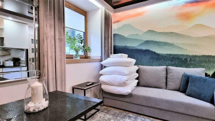 استودیوی استاندارد, Vip Apartamenty Chałubińskiego Apart