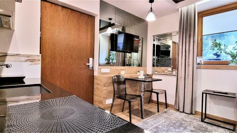 استودیوی استاندارد, Vip Apartamenty Chałubińskiego Apart
