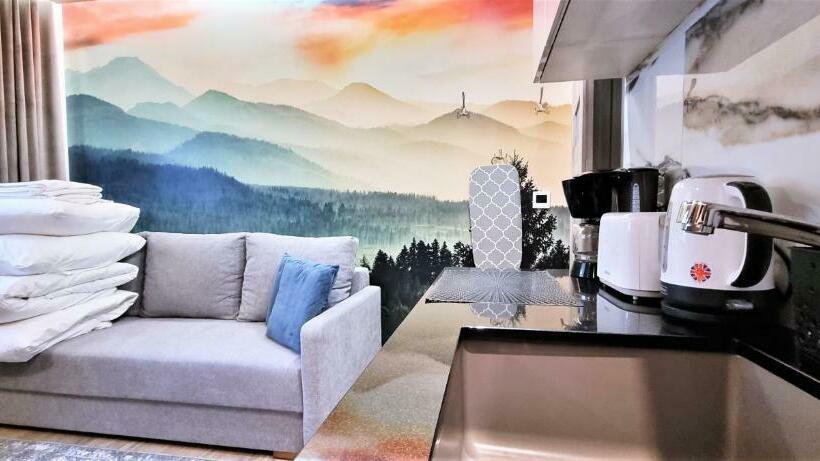 استودیوی استاندارد, Vip Apartamenty Chałubińskiego Apart