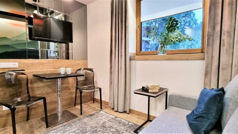 استودیوی استاندارد, Vip Apartamenty Chałubińskiego Apart