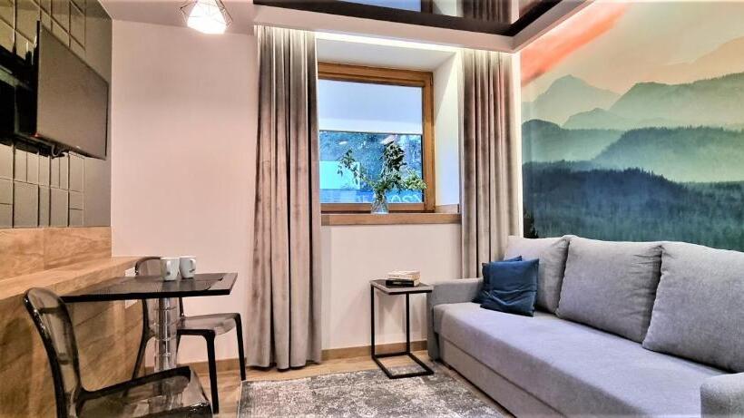 استودیوی استاندارد, Vip Apartamenty Chałubińskiego Apart