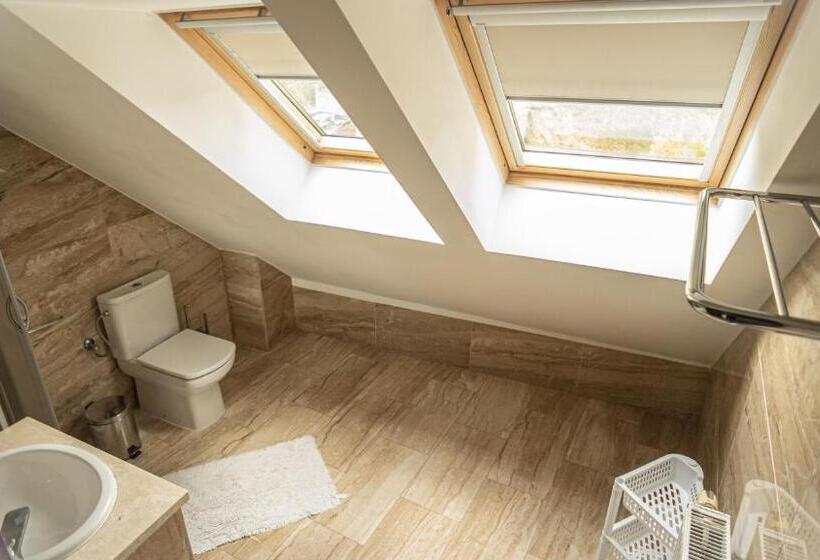 Standard Triple Room with Terrace, Szara Willa