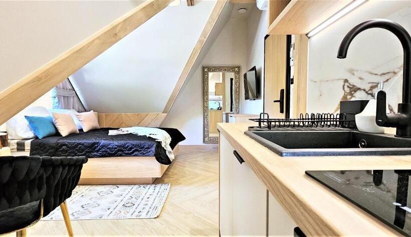 استودیوی استاندارد, Vip Apartamenty Chałubińskiego Apart