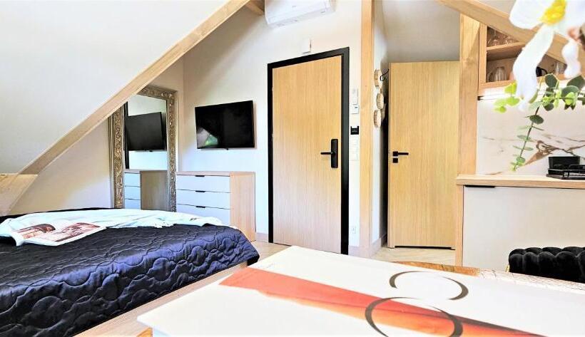 استودیوی استاندارد, Vip Apartamenty Chałubińskiego Apart