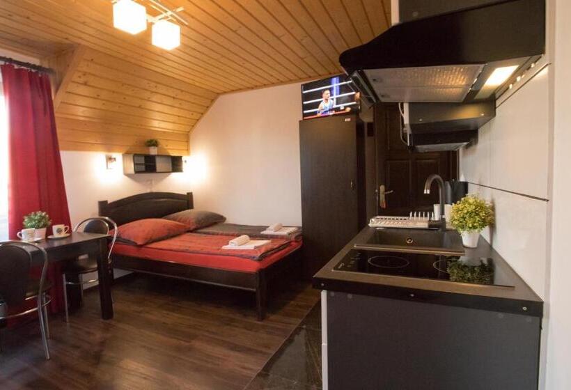 اتاق استاندارد سه نفره, Pokoje I Apartamenty U Sabiny   Apartament I Domek Z Jacuzzi Na Wyłączność   Pozostałe Pokoje Bez Ja