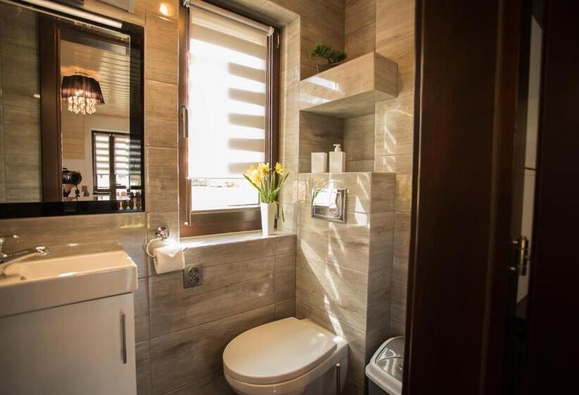 کلبه ییلاقی, Pokoje I Apartamenty U Sabiny   Apartament I Domek Z Jacuzzi Na Wyłączność   Pozostałe Pokoje Bez Ja