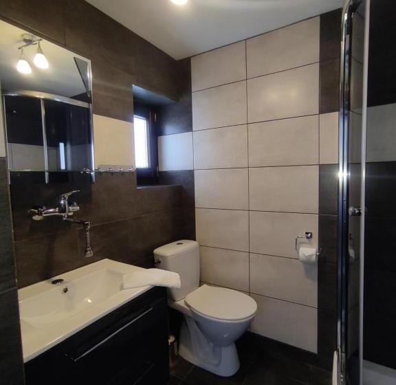 اتاق استاندارد سه نفره, Pokoje I Apartamenty U Sabiny   Apartament I Domek Z Jacuzzi Na Wyłączność   Pozostałe Pokoje Bez Ja