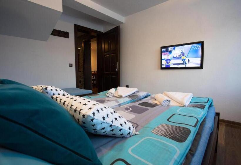 اتاق استاندارد سه نفره, Pokoje I Apartamenty U Sabiny   Apartament I Domek Z Jacuzzi Na Wyłączność   Pozostałe Pokoje Bez Ja