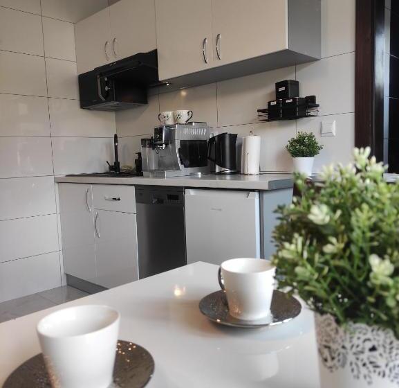 سوئیت با وان آب گرم, Pokoje I Apartamenty U Sabiny   Apartament I Domek Z Jacuzzi Na Wyłączność   Pozostałe Pokoje Bez Ja