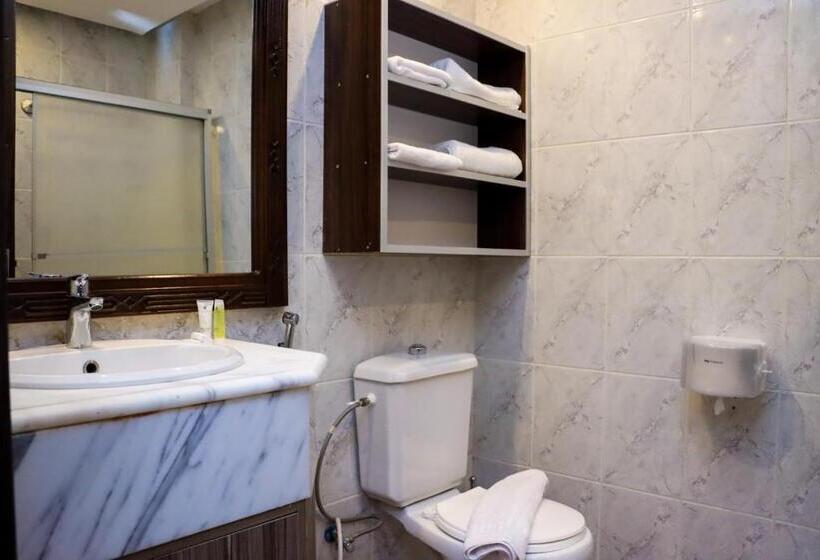 اتاق لوکس سه تخته, The Rn Hotels