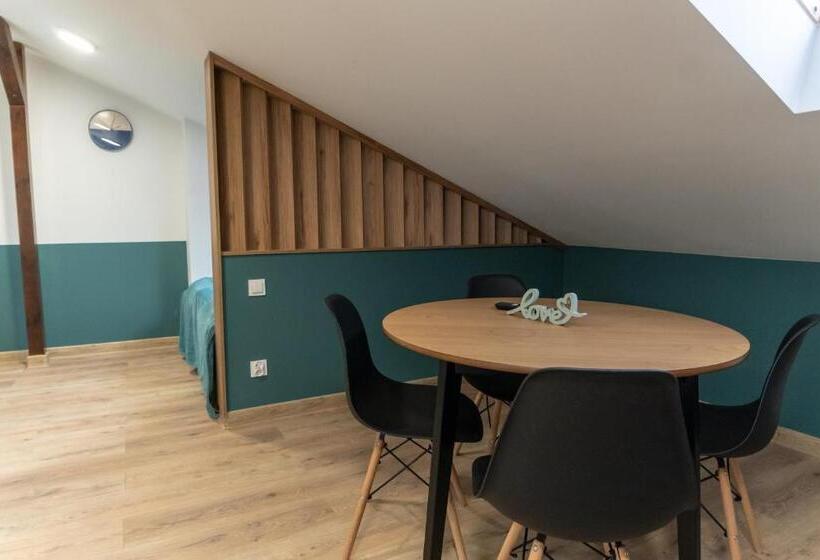 استودیوی استاندارد, Uroczy, Przytulny Apartament Poddasze