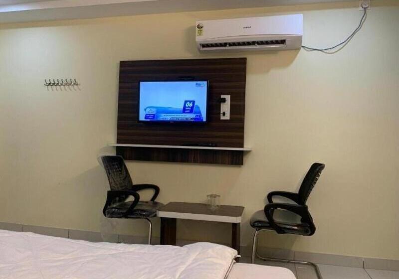 اتاق کلاسیک سه تخته, Oyo Flagship 80855  R Grand