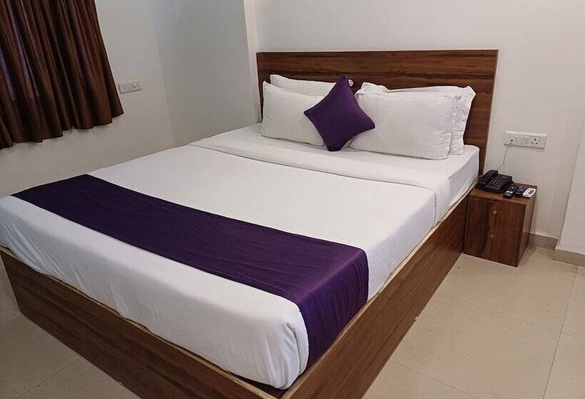 اتاق لوکس با تخت بزرگ, Vits Daman Devka Beach