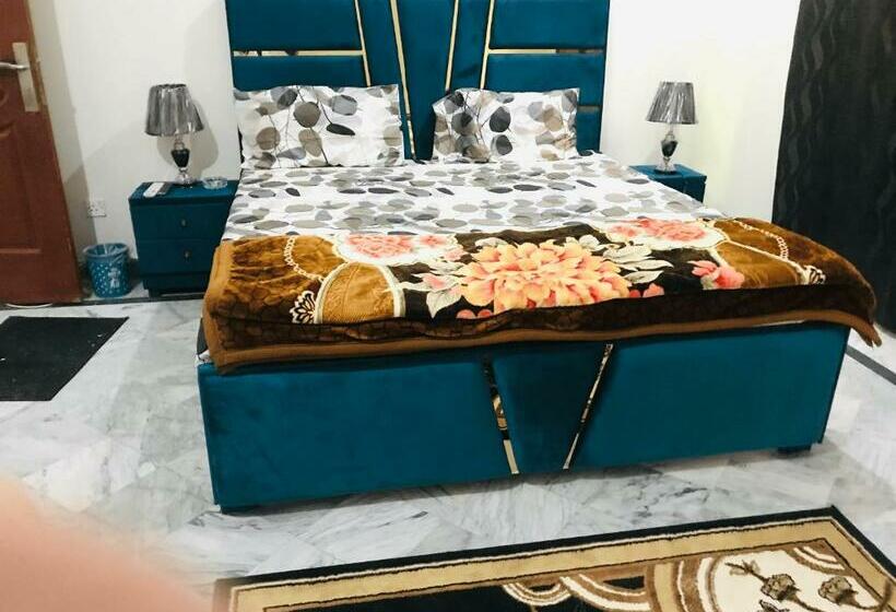 اتاق لوکس با بالکن, Kashee S Lodges 2