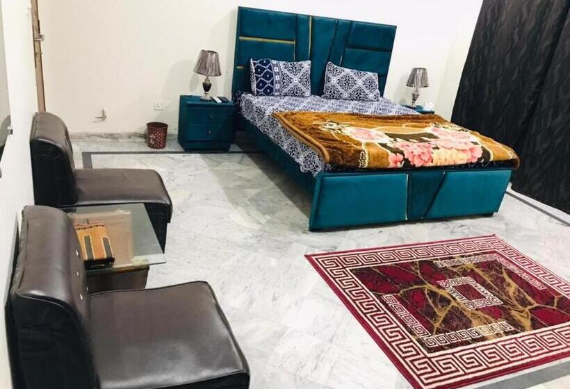اتاق لوکس با بالکن, Kashee S Lodges 2