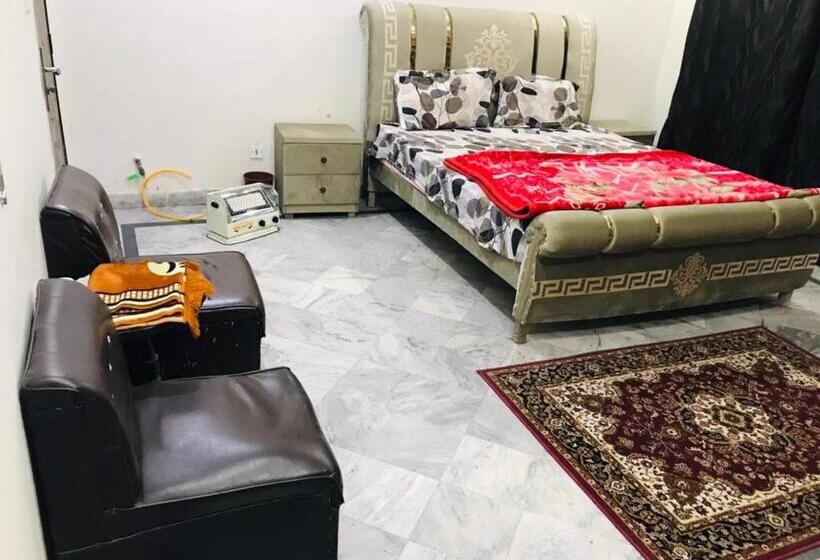 اتاق لوکس با بالکن, Kashee S Lodges 2