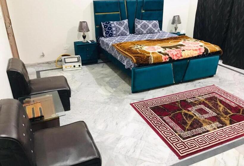 اتاق لوکس با بالکن, Kashee S Lodges 2