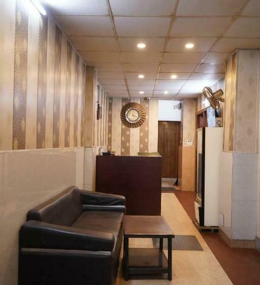 اتاق لوکس, Quadis   Noida Sec 15