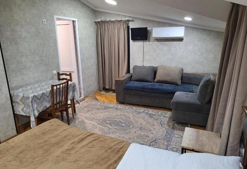 اتاق استاندارد با بالکن, Guest House 15a