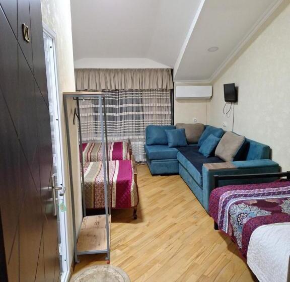 اتاق استاندارد سه نفره, Guest House 15a