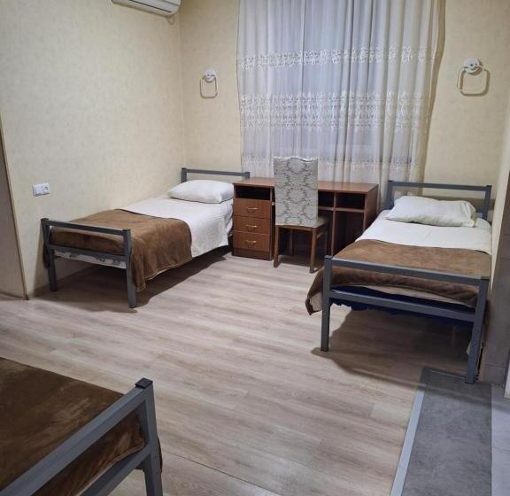 استودیو استاندارد با چشم‌انداز باغ, Guest House 15a