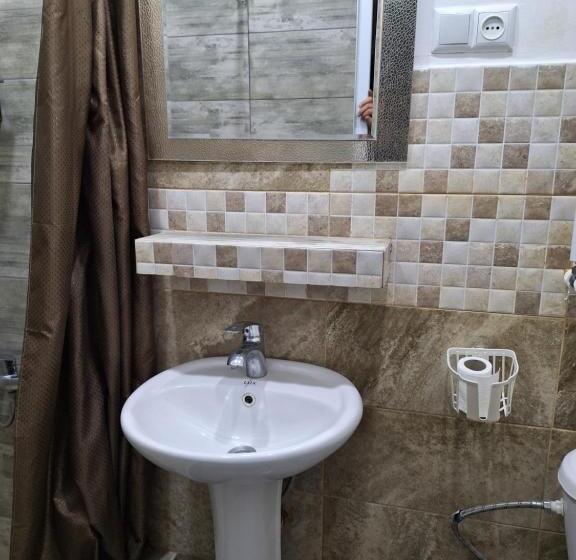 استودیو استاندارد با چشم‌انداز باغ, Guest House 15a