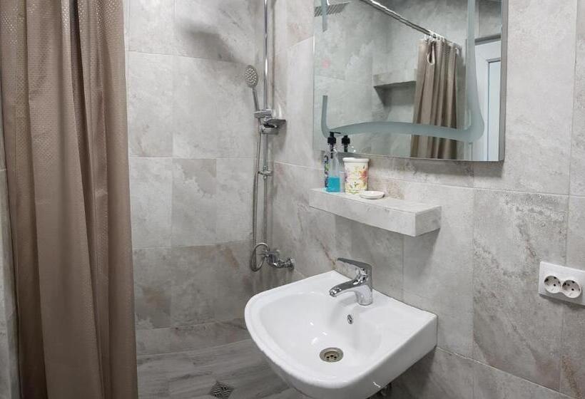 اتاق لوکس, Guest House 15a