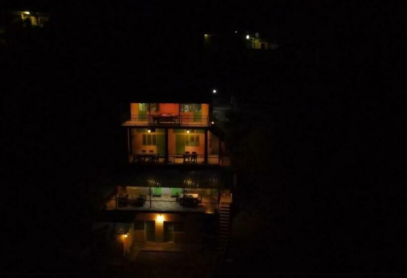 اتاق استاندارد با بالکن, The Moon Light Home Stay