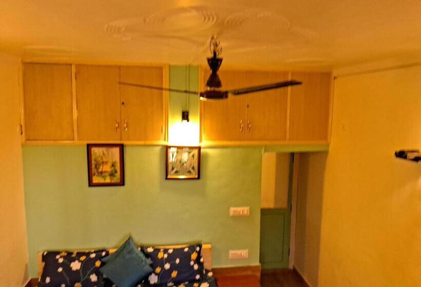 اتاق استاندارد با بالکن, The Moon Light Home Stay