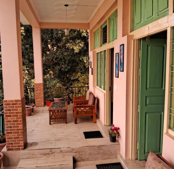 اتاق استاندارد با بالکن, The Moon Light Home Stay